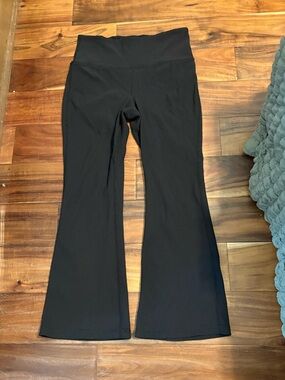 Athleta Elation Rib Crop Flare Pants Black High Rise Yoga Leggings Large (0780)